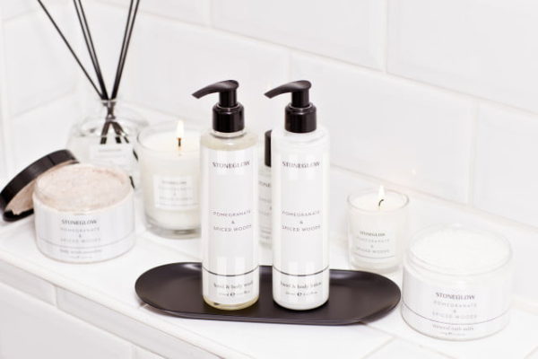 Modern Classics - Pomegranate & Spiced Woods - Hand & Body Wash & Lotion Bundle - Image 2