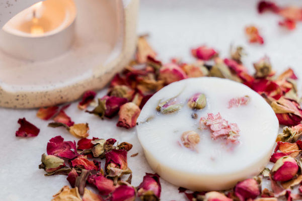 Elements - Light - Blush Rose & Peony - Botanical Soy Wax Melts - Image 4