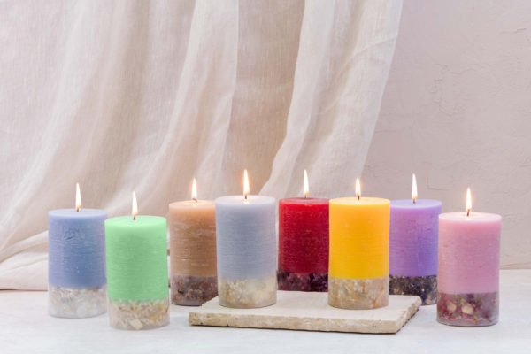 Elements - Wood - Palo Santo & Amber Scented Botanical Pillar Candle (75 x 127mm) - Image 3