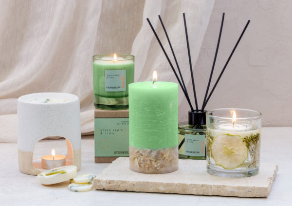 Elements - Earth - Green Apple & Lime - Scented Botanical Pillar Candle (75 x 127mm) - Image 3