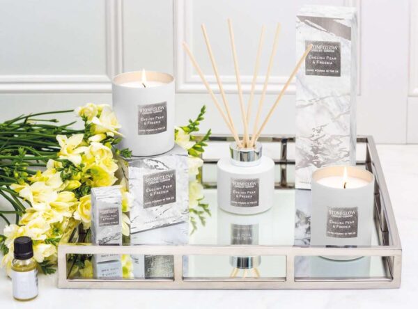 70224-1_707fe2be-57ac-46c6-930e-c853f8f98ab9-1.jpg Luna - English Pear & Freesia - Reed Diffuser 120ml