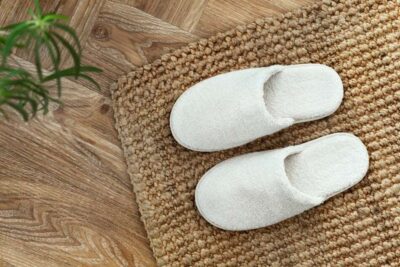 dl.beatsnoop.com-high-05e798476ea3a5dd84_bb13ab28-595a-4c88-b61d-fc5053a692bd-1.jpg Premium Bath Slippers